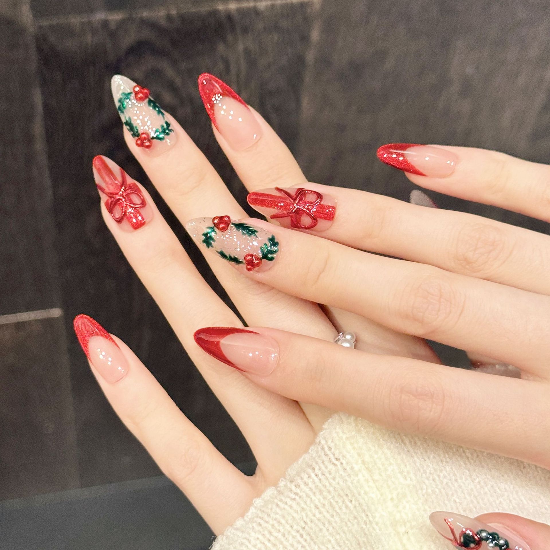 เล็บปลอมสำเร็จรูปสีแดงนู้ดทรงอ - Nail Art Press On บทวิจารณ์และราคา